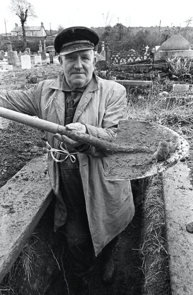 Tommy Gravedigger Robert Haines Hoelgerrig Merthyr Tydfyil Wales