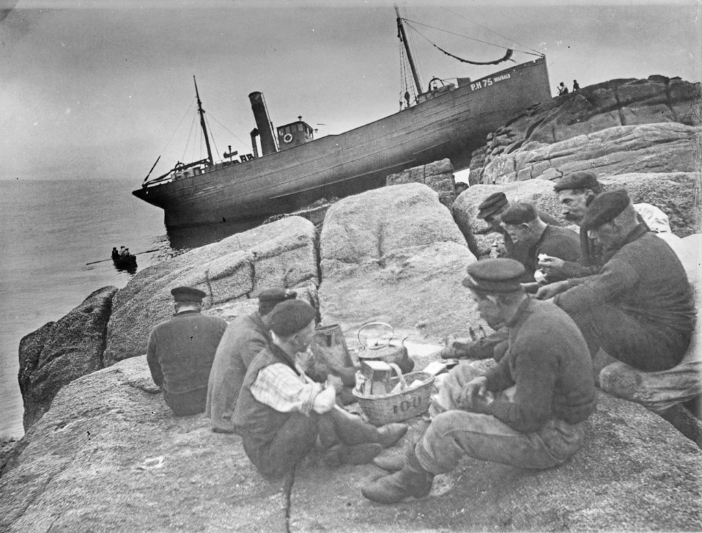 reginald steam trawler Porth Hellick 1902