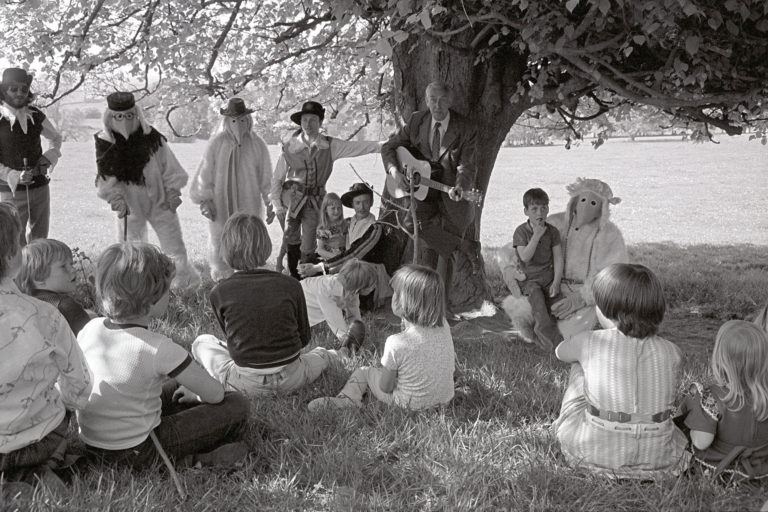 James Ravilious Wombles